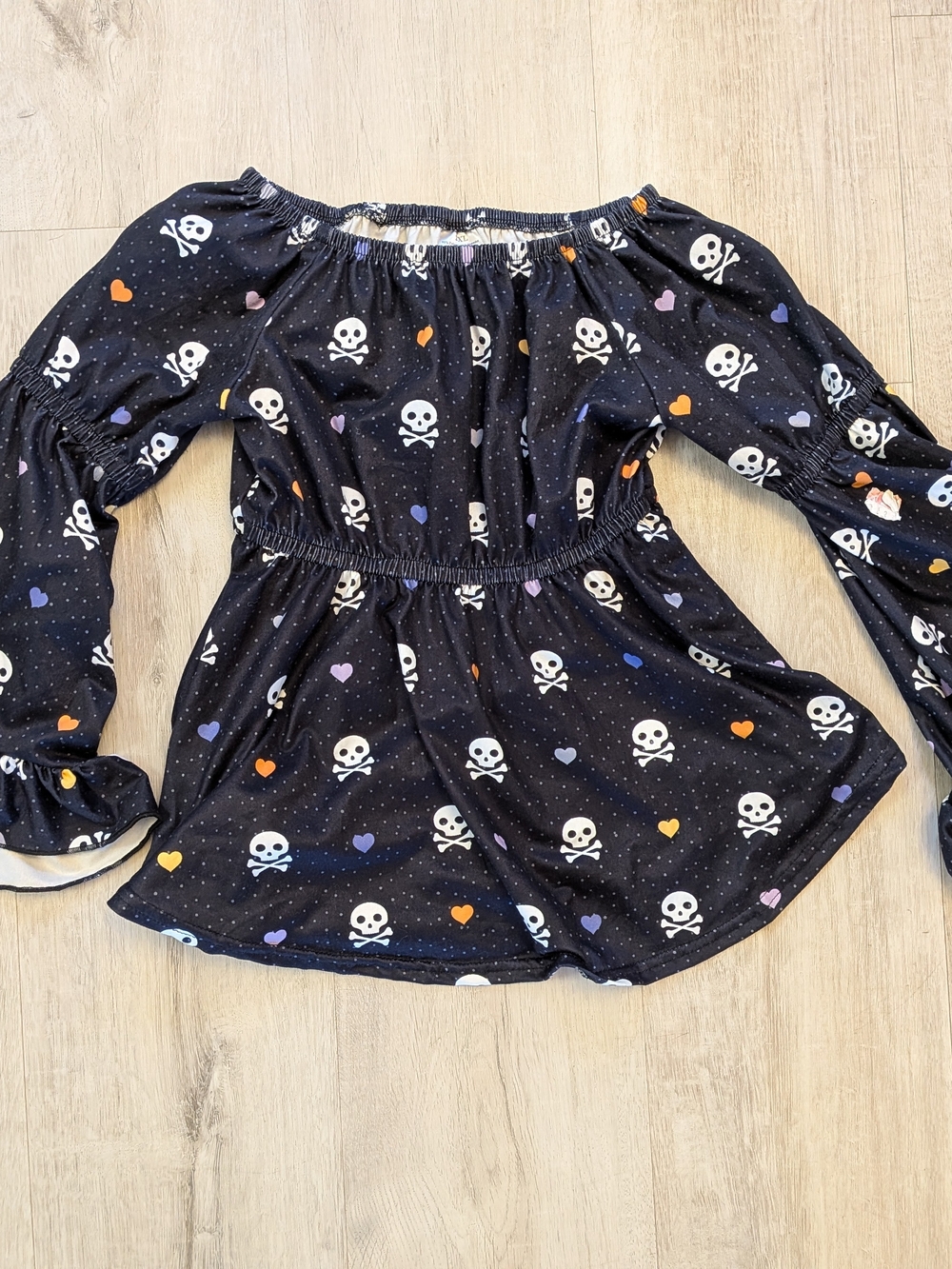 Girls 5/6 Halloween Shirt With Fun Sleeves